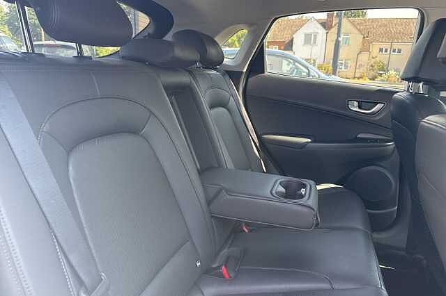 Hyundai KONA 1.6 GDi Hybrid Ultimate 5dr DCT White
