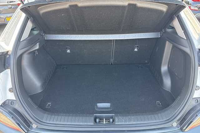Hyundai KONA 1.6 GDi Hybrid Ultimate 5dr DCT White