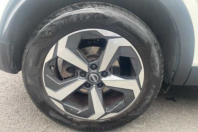 Nissan Qashqai 1.3 DiG-T MH 158 N-Connecta 5dr