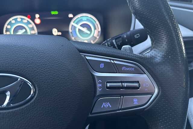 Hyundai SANTA FE 1.6 TGDi Hybrid Ultimate 5dr 4WD Auto