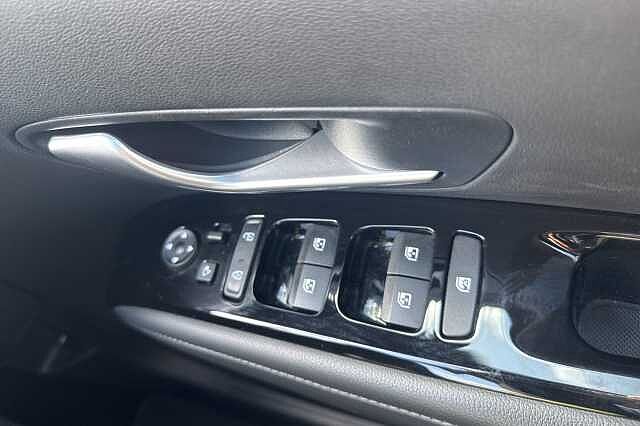 Hyundai TUCSON 1.6 TGDi Hybrid 230 Ultimate 5dr 2WD Auto Black