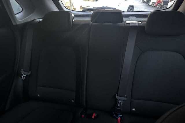 Hyundai KONA 1.6 GDi Hybrid SE Connect 5dr DCT Red