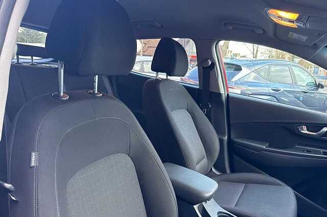 Hyundai KONA 1.6 GDi Hybrid Premium 5dr DCT Red