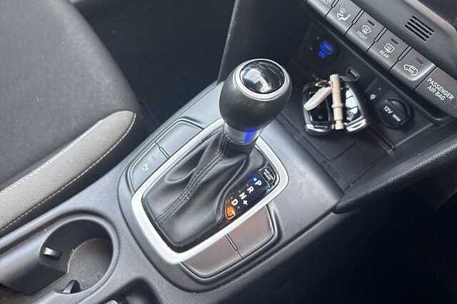 Hyundai KONA 1.6 GDi Hybrid Premium 5dr DCT Red