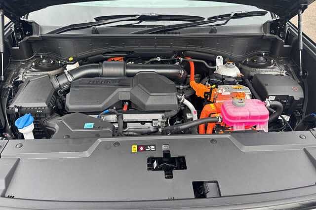 Hyundai SANTA FE 1.6 TGDi Hybrid Ultimate 5dr 4WD Auto Black