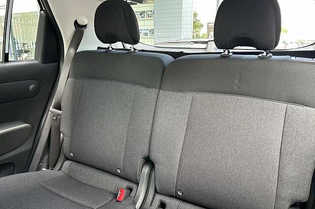 Hyundai INSTER 02 Long Range Auto (115ps) White