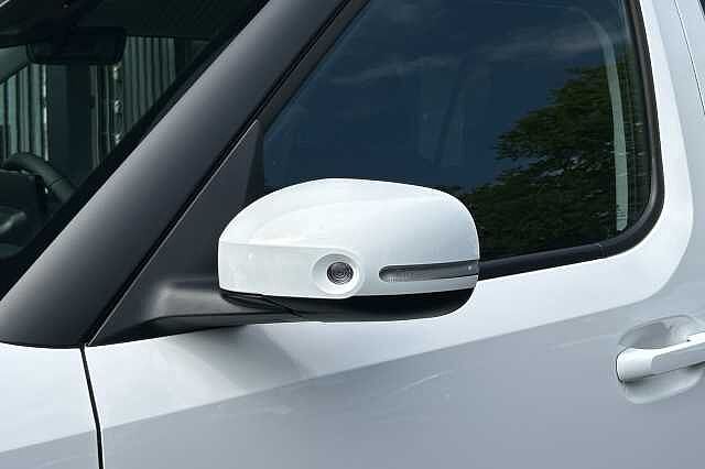 Hyundai INSTER 02 Long Range Auto (115ps) White