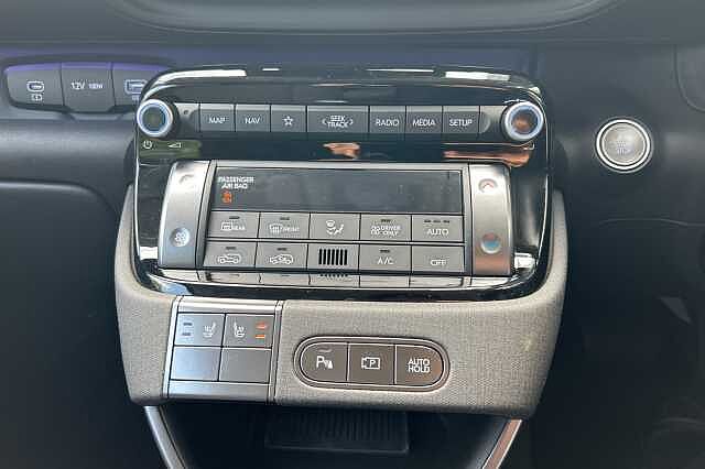 Hyundai INSTER 02 Long Range Auto (115ps) White