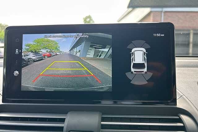 Hyundai INSTER 02 Long Range Auto (115ps) White