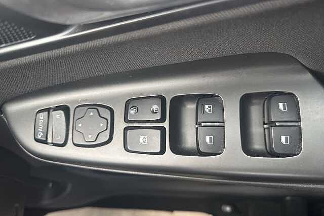 Hyundai KONA 1.6 GDi Hybrid Premium 5dr DCT White