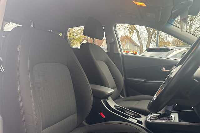 Hyundai KONA 1.6 GDi Hybrid Premium 5dr DCT White