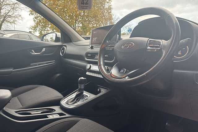 Hyundai KONA 1.6 GDi Hybrid Premium 5dr DCT White