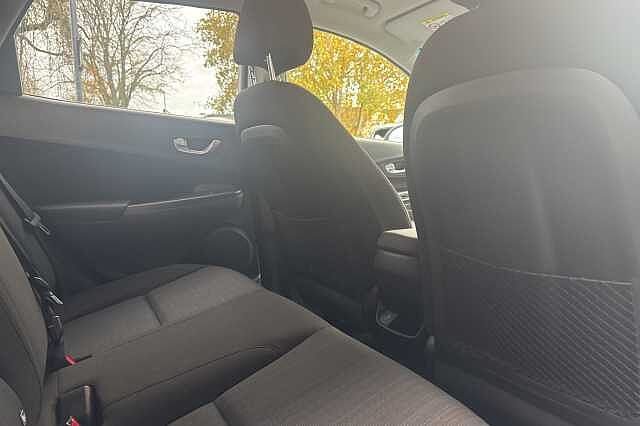 Hyundai KONA 1.6 GDi Hybrid Premium 5dr DCT White