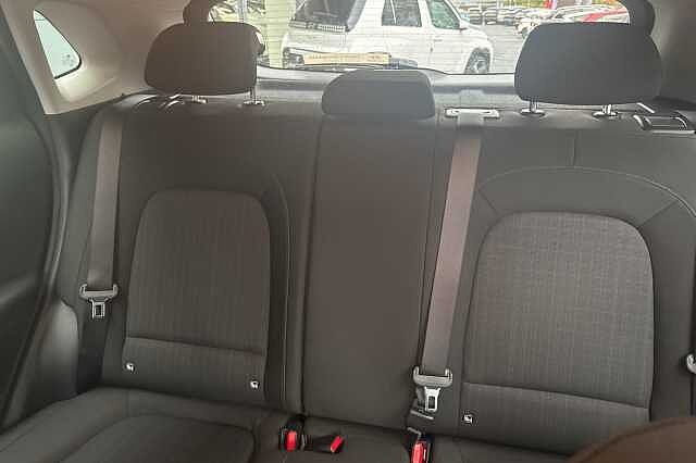Hyundai KONA 1.6 GDi Hybrid Premium 5dr DCT White