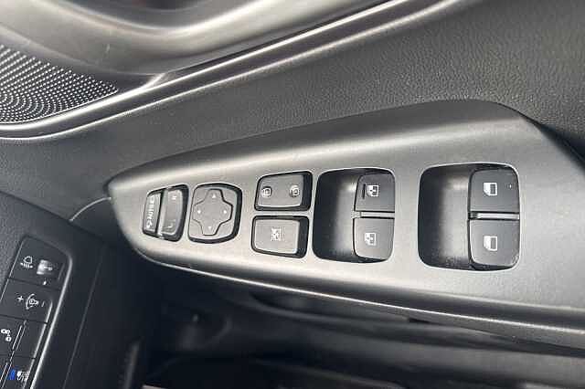 Hyundai KONA 150kW Premium 64kWh 5dr Auto White