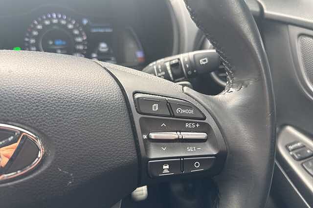 Hyundai KONA 150kW Premium 64kWh 5dr Auto White
