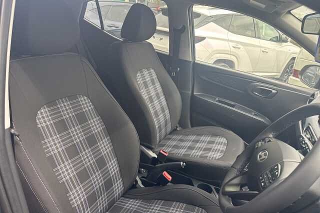 Hyundai i10 1.2 [79] Premium 5dr Auto [Nav]