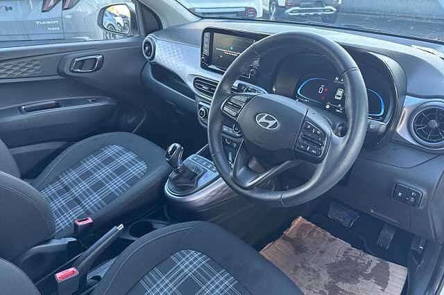 Hyundai i10 1.0 [63] Premium 5dr Auto [Nav]