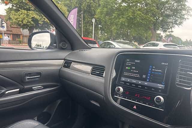 Mitsubishi Outlander 2.4 PHEV Dynamic 5dr Auto