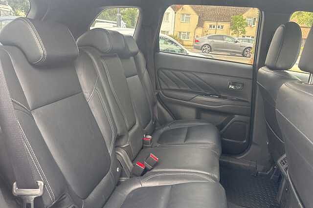 Mitsubishi Outlander 2.4 PHEV Dynamic 5dr Auto