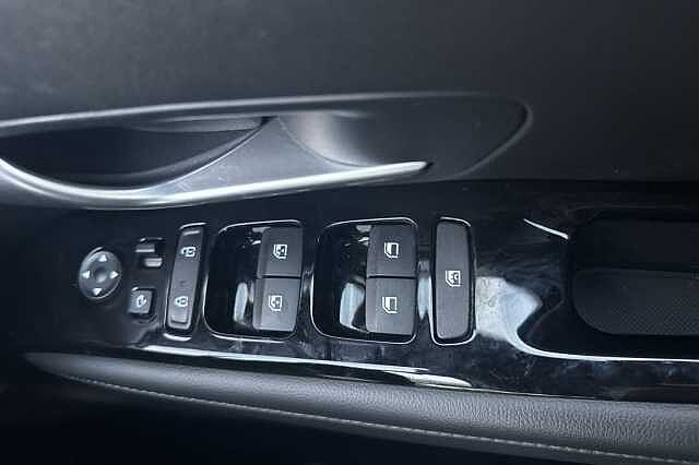 Hyundai TUCSON 1.6 TGDi Hybrid 230 SE Connect 5dr 2WD Auto Black