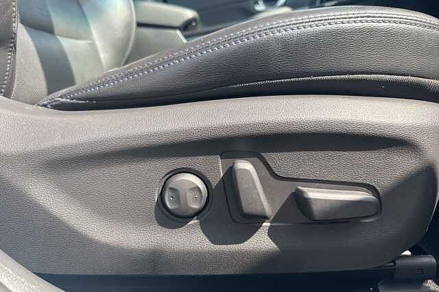 Hyundai KONA 150kW Ultimate 64kWh 5dr Auto White