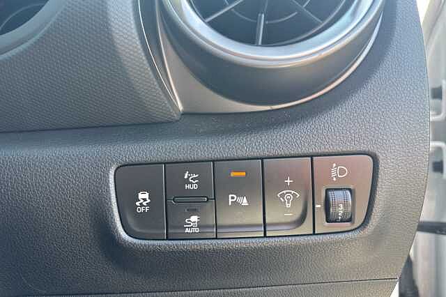 Hyundai KONA 150kW Ultimate 64kWh 5dr Auto White