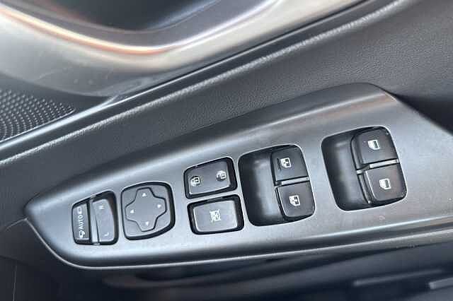 Hyundai KONA 150kW Ultimate 64kWh 5dr Auto White