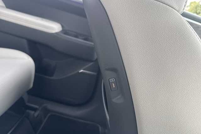 Hyundai SANTA FE 1.6 TGDi Plug-in Hybrid Ultimate 5dr 4WD Auto White
