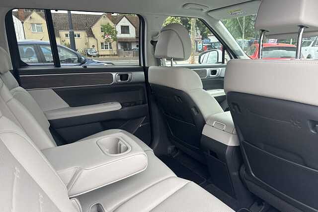Hyundai SANTA FE 1.6 TGDi Plug-in Hybrid Ultimate 5dr 4WD Auto White