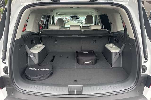 Hyundai SANTA FE 1.6 TGDi Plug-in Hybrid Ultimate 5dr 4WD Auto White