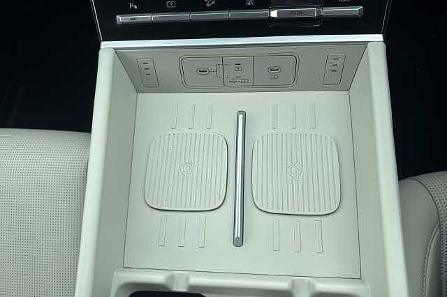 Hyundai SANTA FE 1.6 TGDi Plug-in Hybrid Ultimate 5dr 4WD Auto White