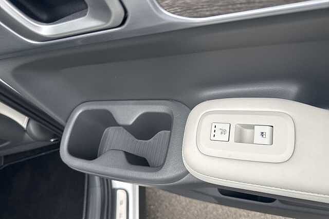 Hyundai SANTA FE 1.6 TGDi Plug-in Hybrid Ultimate 5dr 4WD Auto White