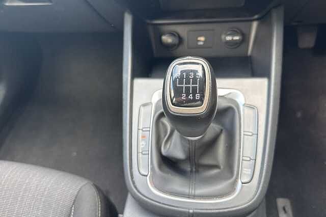 Hyundai KONA 1.0 TGDi 48V MHEV SE Connect 5dr Red