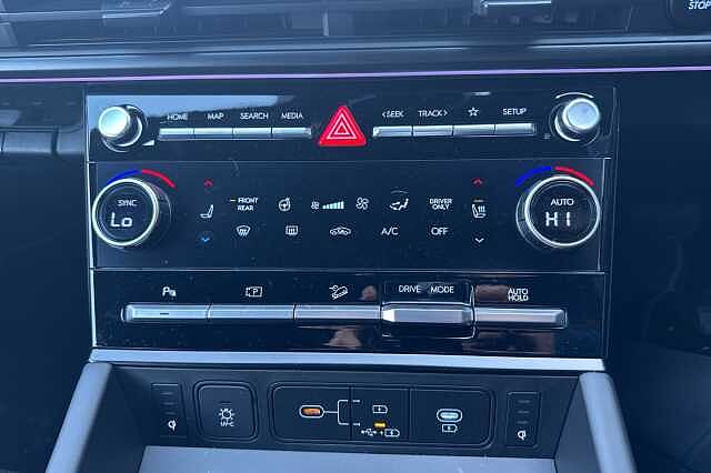 Hyundai SANTA FE 1.6 TGDi Hybrid Calligraphy 5dr Auto White