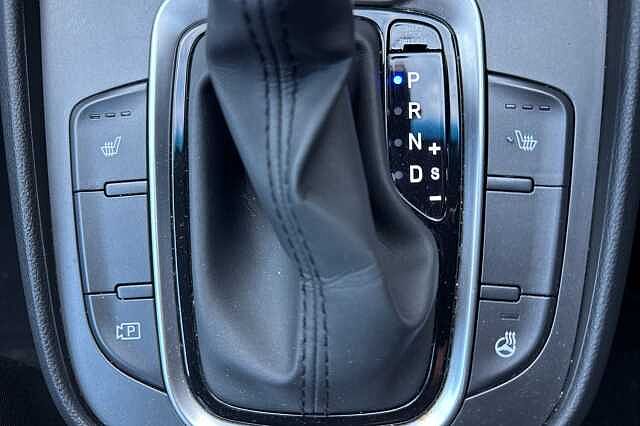 Hyundai KONA 1.6 GDi Hybrid Premium 5dr DCT Red