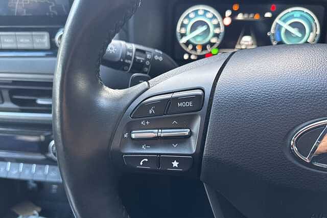 Hyundai KONA 1.6 GDi Hybrid Premium 5dr DCT Red