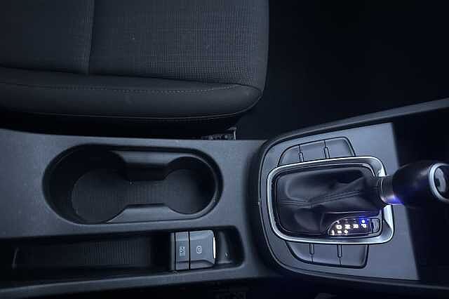 Hyundai KONA 1.6 GDi Hybrid SE Connect 5dr DCT Red