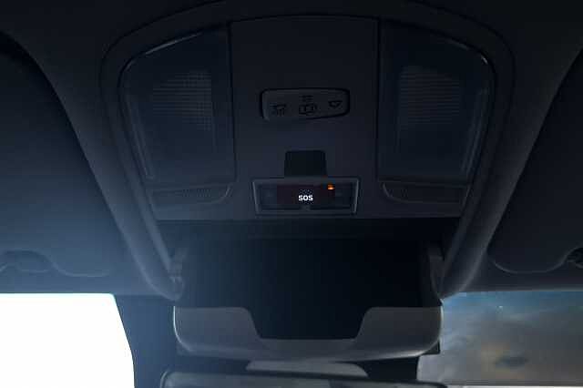 Hyundai KONA 1.6 GDi Hybrid SE Connect 5dr DCT Red