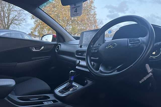 Hyundai KONA 1.6 GDi Hybrid SE Connect 5dr DCT Red