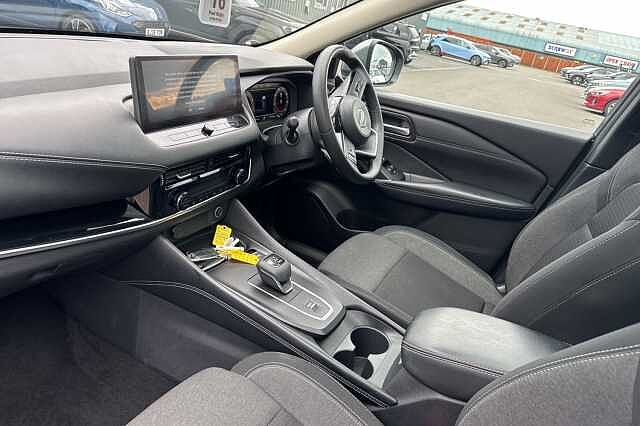 Nissan Qashqai 1.3 DiG-T MH 158 N-Connecta 5dr Xtronic