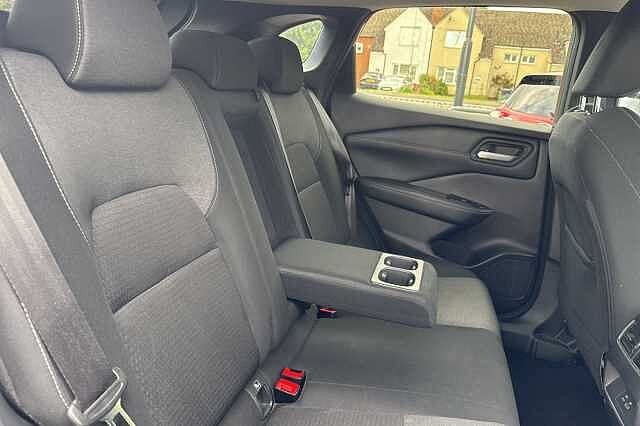 Nissan Qashqai 1.3 DiG-T MH 158 N-Connecta 5dr Xtronic
