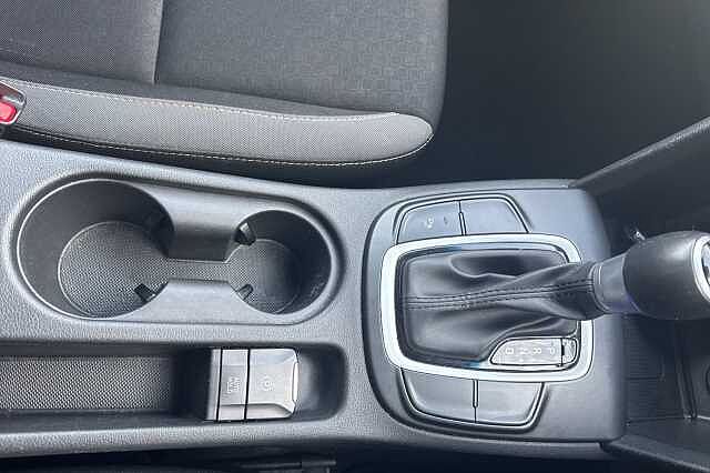 Hyundai KONA 1.6 GDi Hybrid Premium 5dr DCT Red