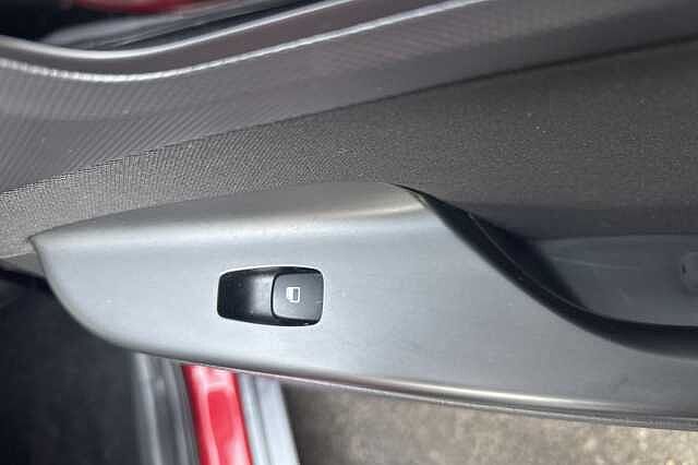 Hyundai KONA 1.6 GDi Hybrid Premium 5dr DCT Red