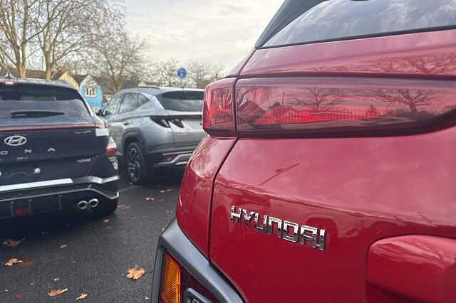 Hyundai KONA 1.6 GDi Hybrid Premium 5dr DCT Red