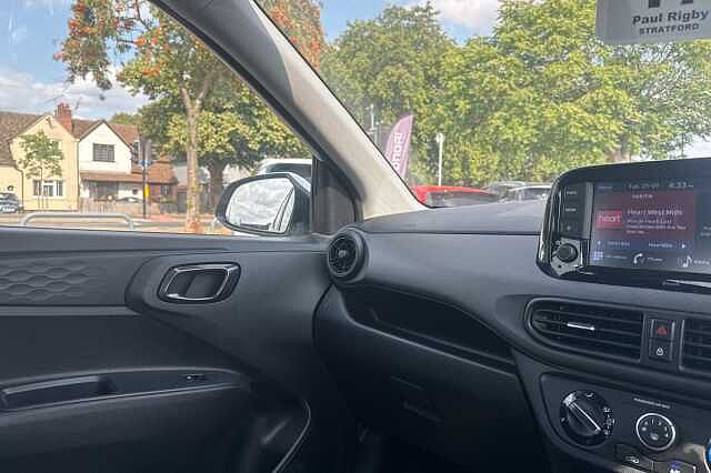 Hyundai I10 1.2 MPi SE Connect 5dr Auto White