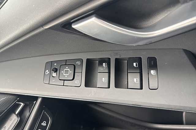 Kia Niro 1.6 GDi Hybrid 3 5dr DCT