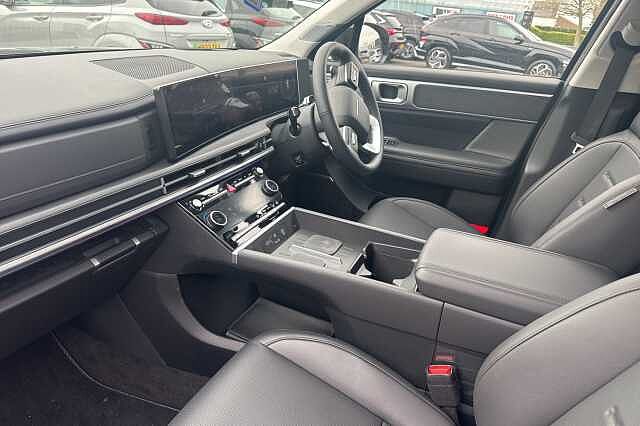Hyundai SANTA FE 1.6 TGDi Hybrid Ultimate 5dr 4WD Auto Black