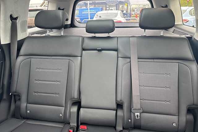 Hyundai SANTA FE 1.6 TGDi Hybrid Ultimate 5dr 4WD Auto Black