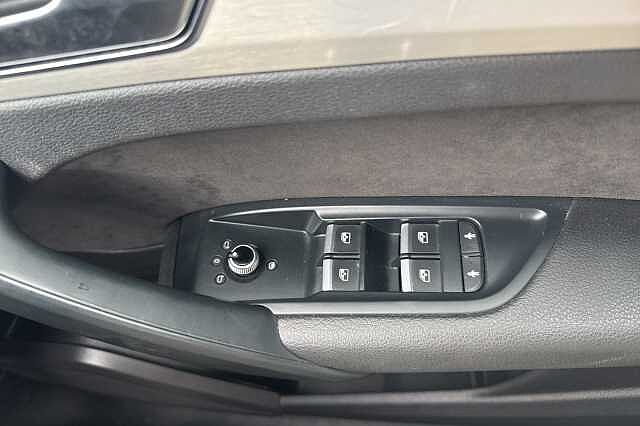 Audi Q5 2.0T FSI Quattro S Line 5dr S Tronic